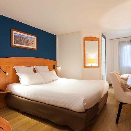 Comfort Hotel Evreux Exterior photo