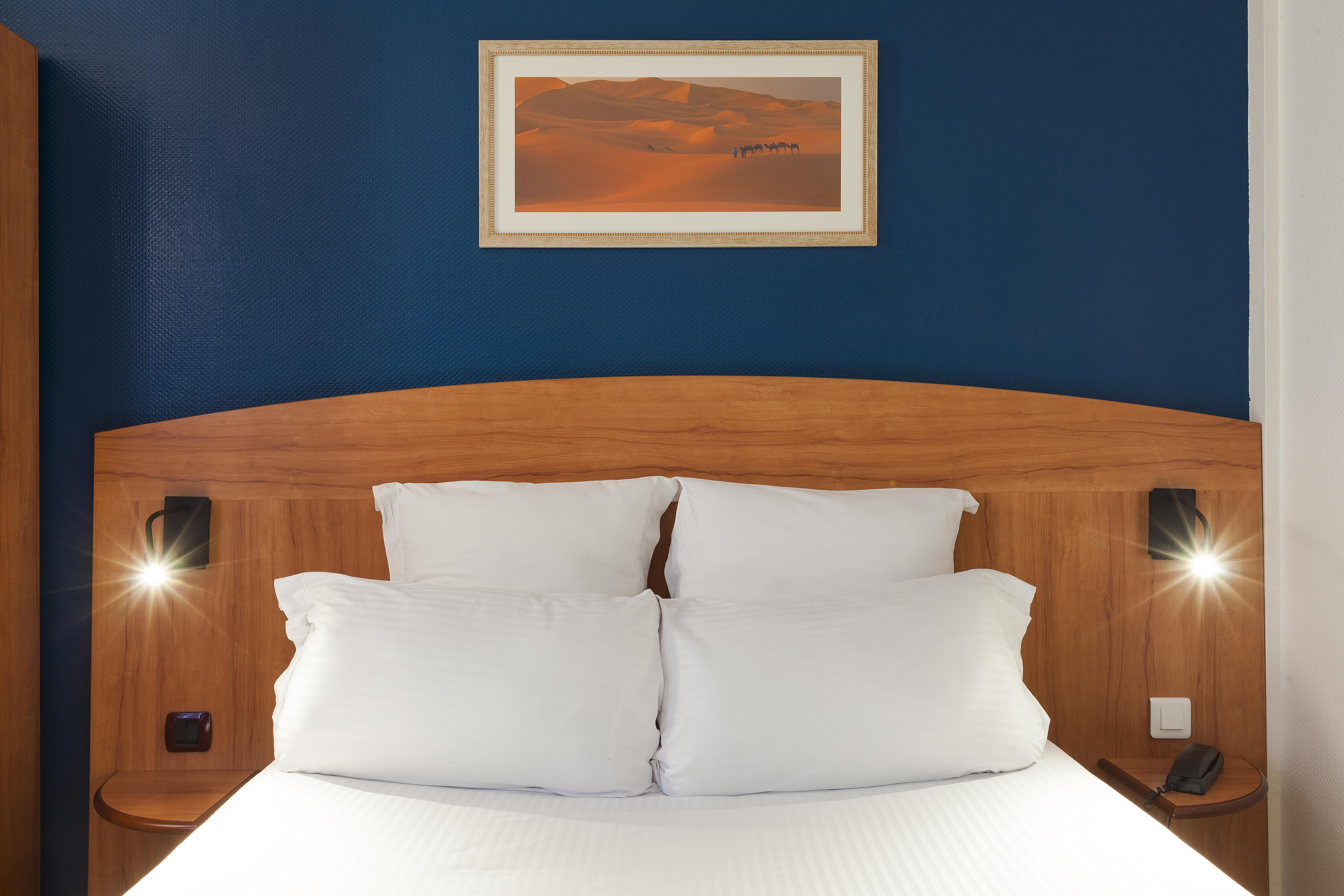 Comfort Hotel Evreux Exterior photo