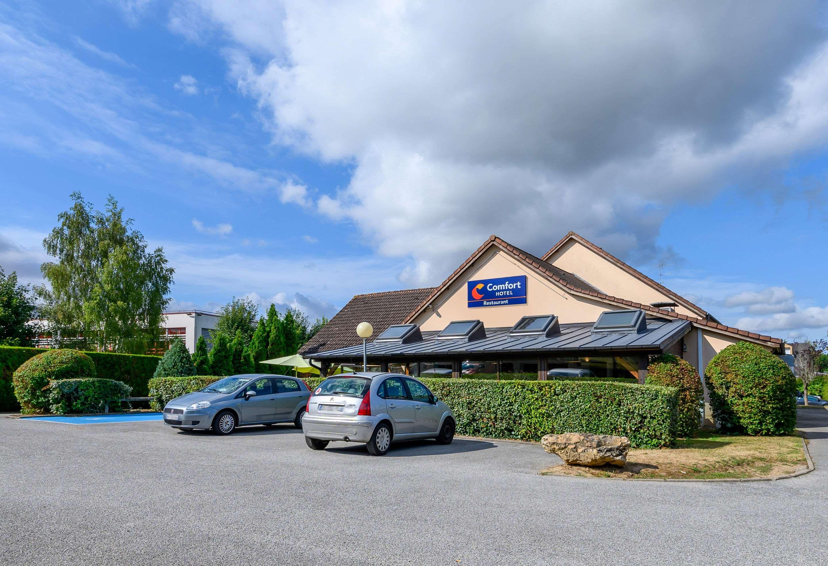 Comfort Hotel Evreux Exterior photo