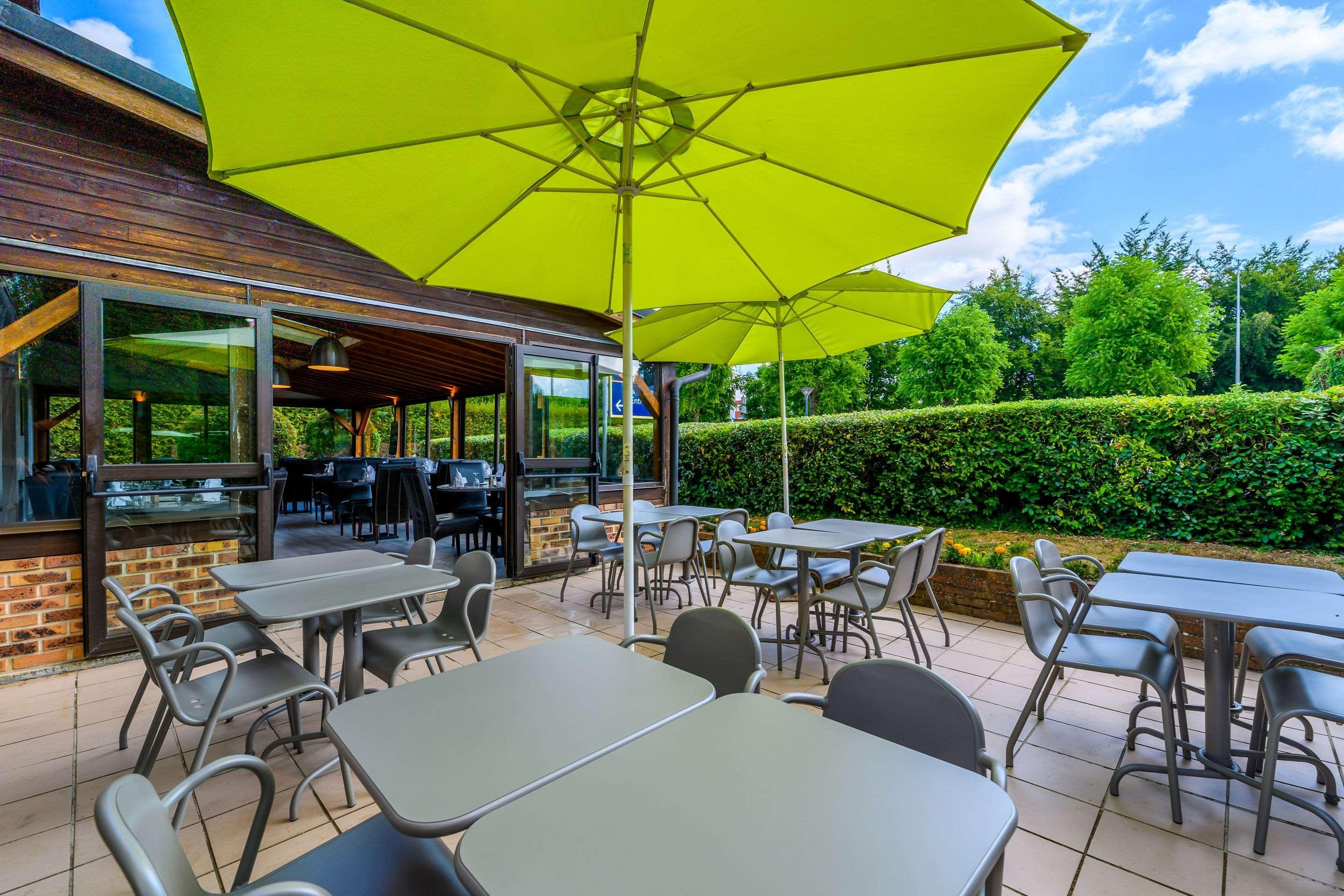 Comfort Hotel Evreux Exterior photo