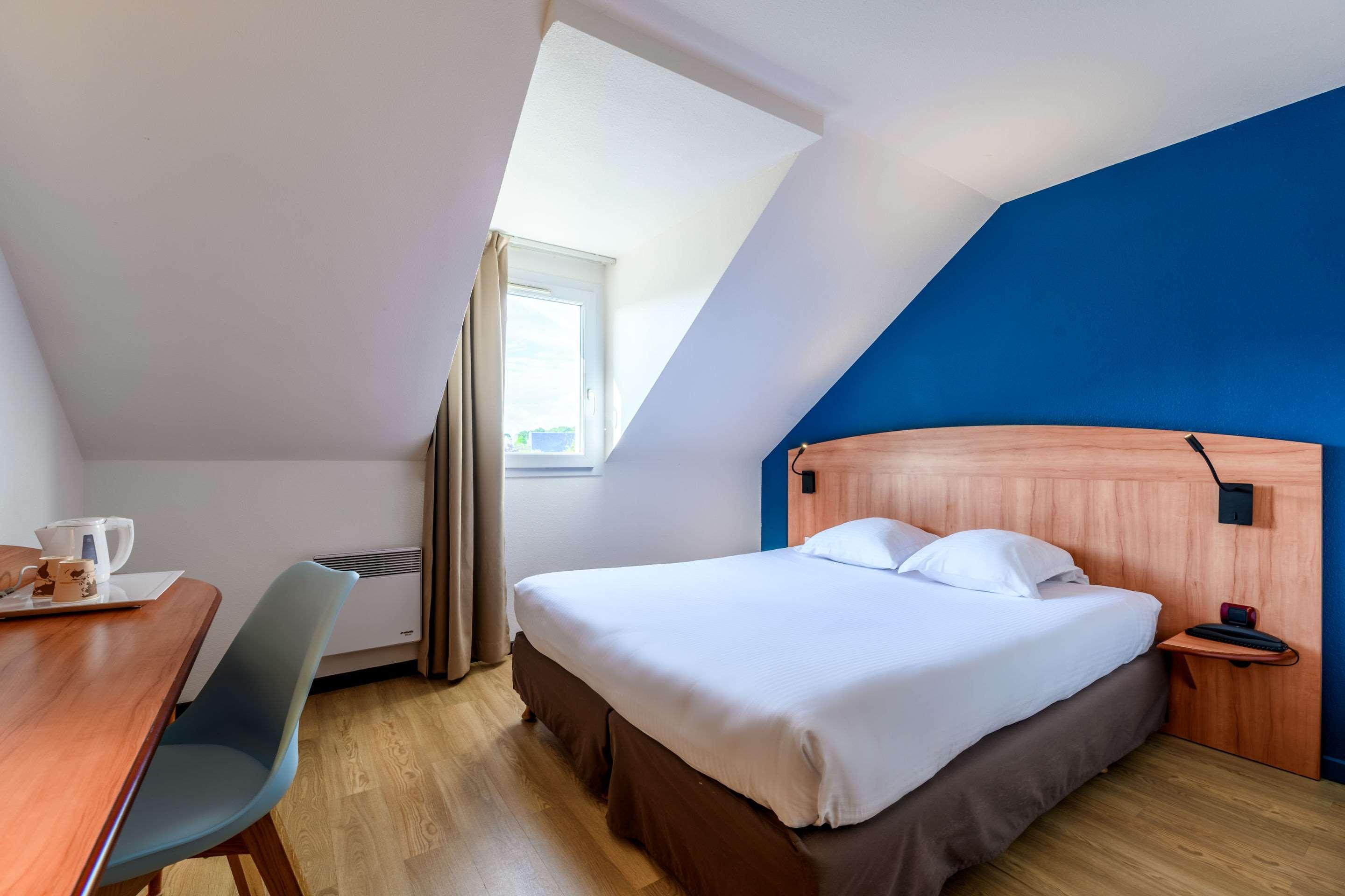 Comfort Hotel Evreux Exterior photo