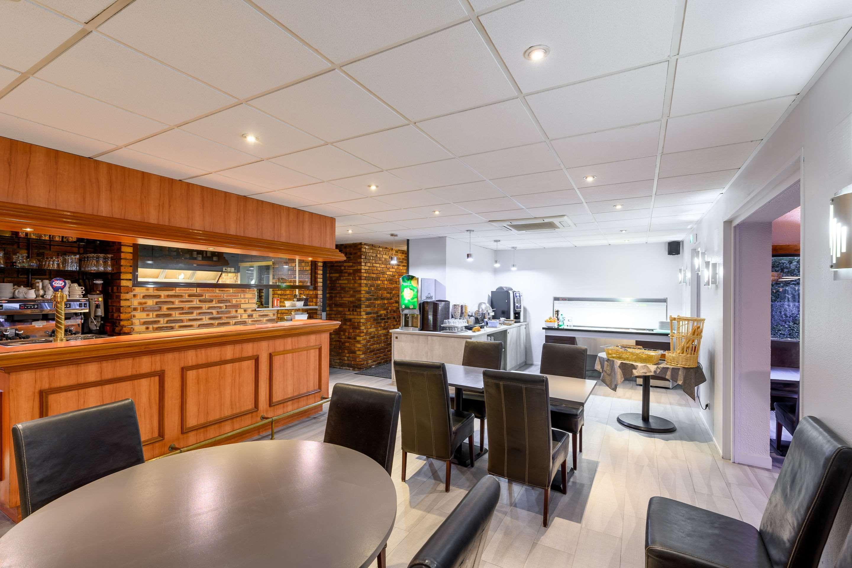 Comfort Hotel Evreux Exterior photo