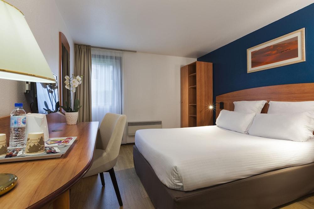 Comfort Hotel Evreux Exterior photo