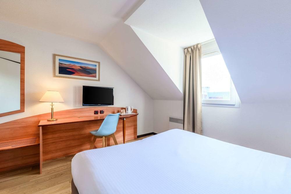 Comfort Hotel Evreux Exterior photo