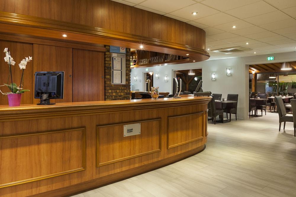 Comfort Hotel Evreux Exterior photo