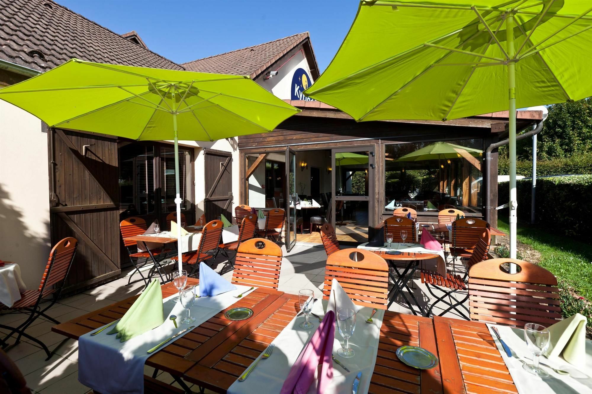 Comfort Hotel Evreux Exterior photo
